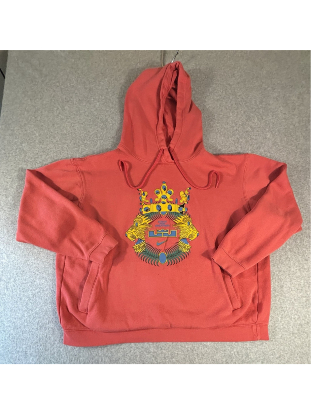 NIKE LeBron James STRIVE FOR GREATNESS Graphic Hoodie MENS XL Pink KING LION